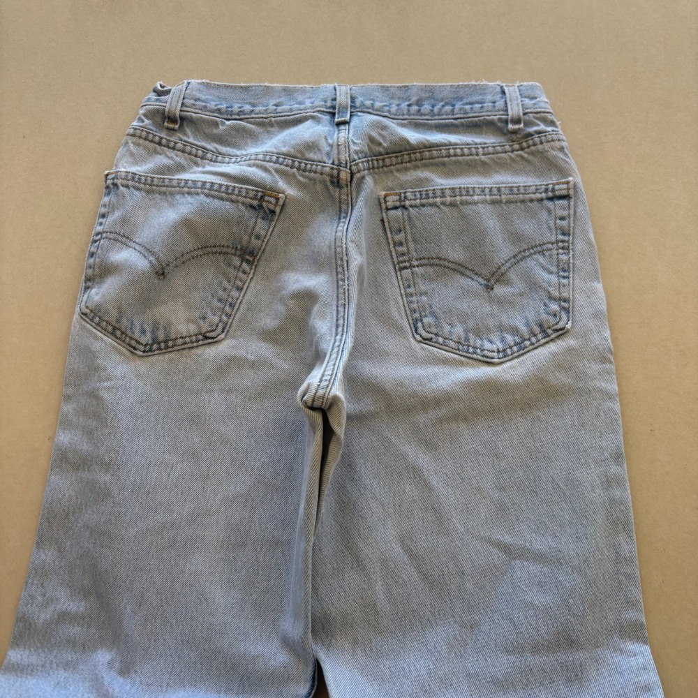 Y2K Vintage Levi's Relaxed Straight Leg Jeans 32x32 Light Wash Thrashed